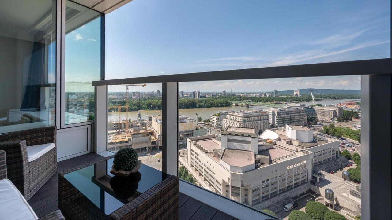 Апартаменты Panorama - Sunset And Castle View, 22Nd Floor, Garage, Ac Братислава Экстерьер фото